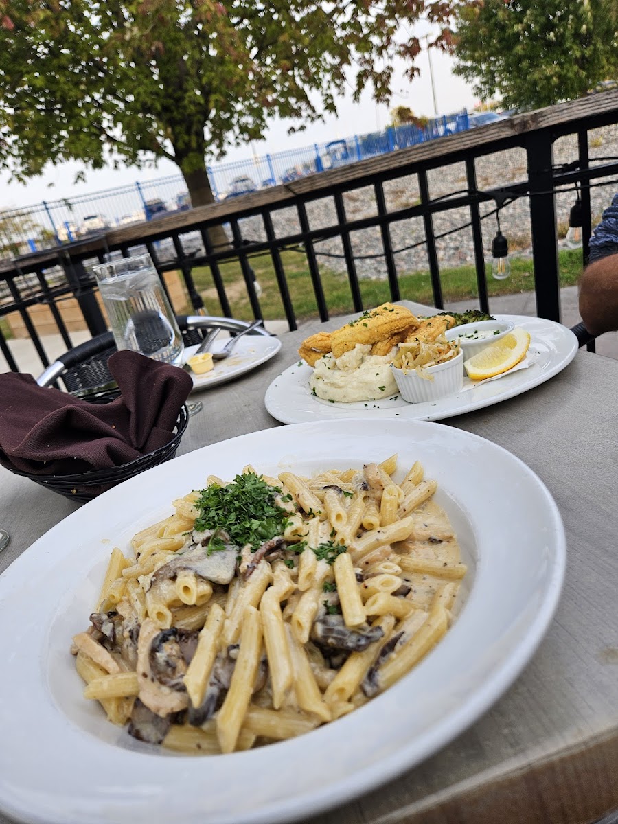 Armando's Pizza - Riverside Dr E-5