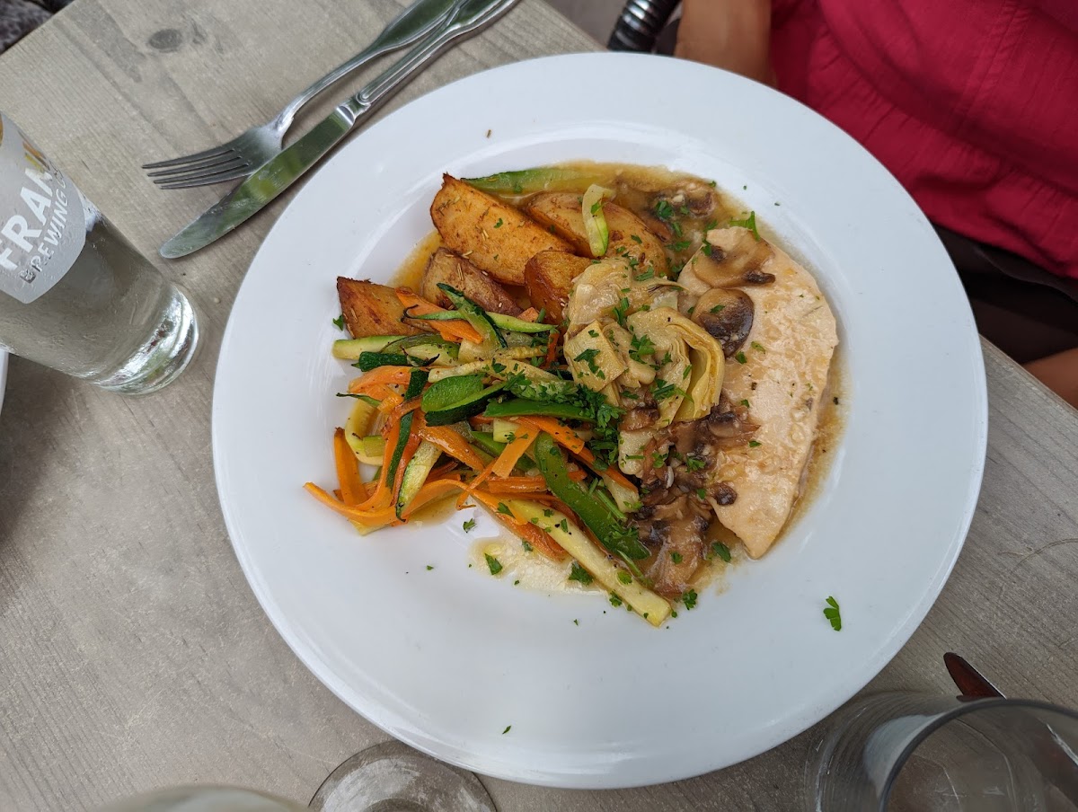 Armando's Pizza - Riverside Dr E-7